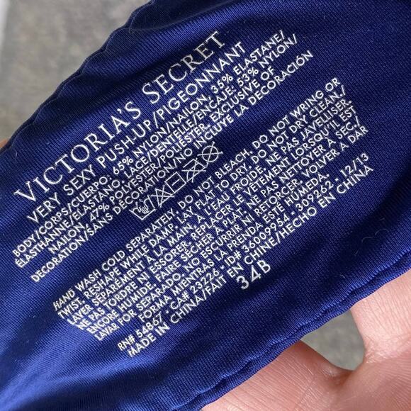 Victoria's Secret Very Sexy Push Up Pigeonnant Navy Blue Embroidered Bra Sz 34B - Picture 7 of 7